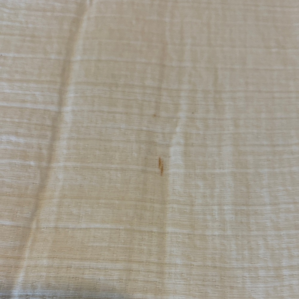 Elegant Cream comforter set - Queen comforter and two shams - Picture 7 of 8